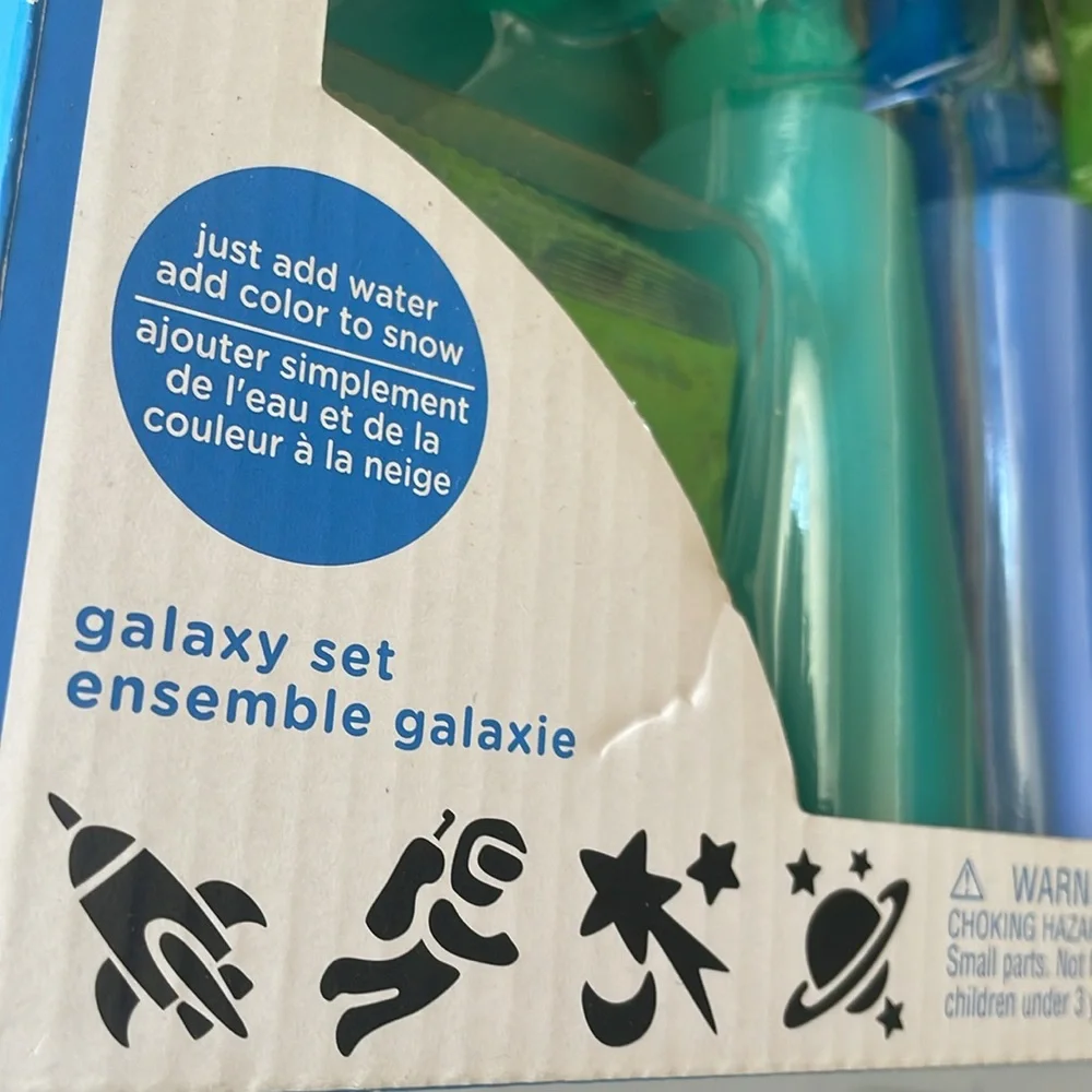 Creatology Snow Spray & Stencil Set
